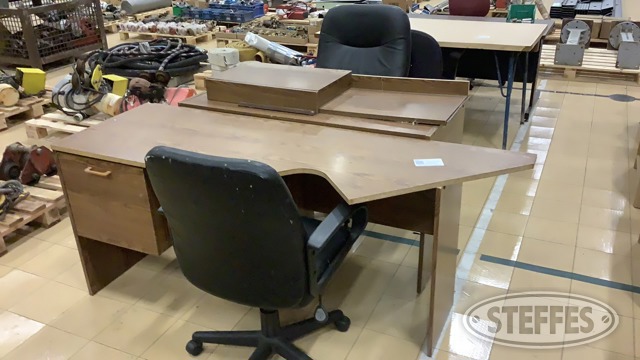 (2) Computer Desks & Chairs